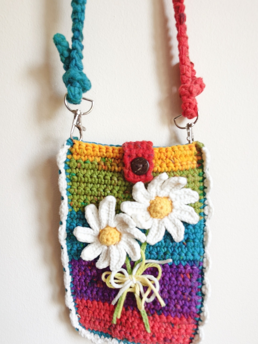 Handmade Multicolor Crochet Crossbody Bag with White Daisy Appliqués
